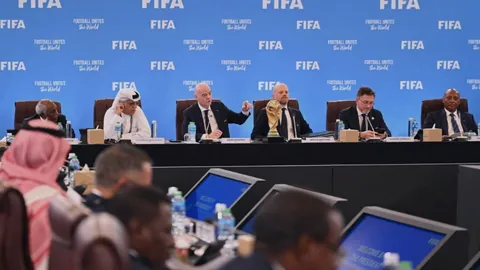 “中国业余高尔夫球队际公开赛隆重启幕”